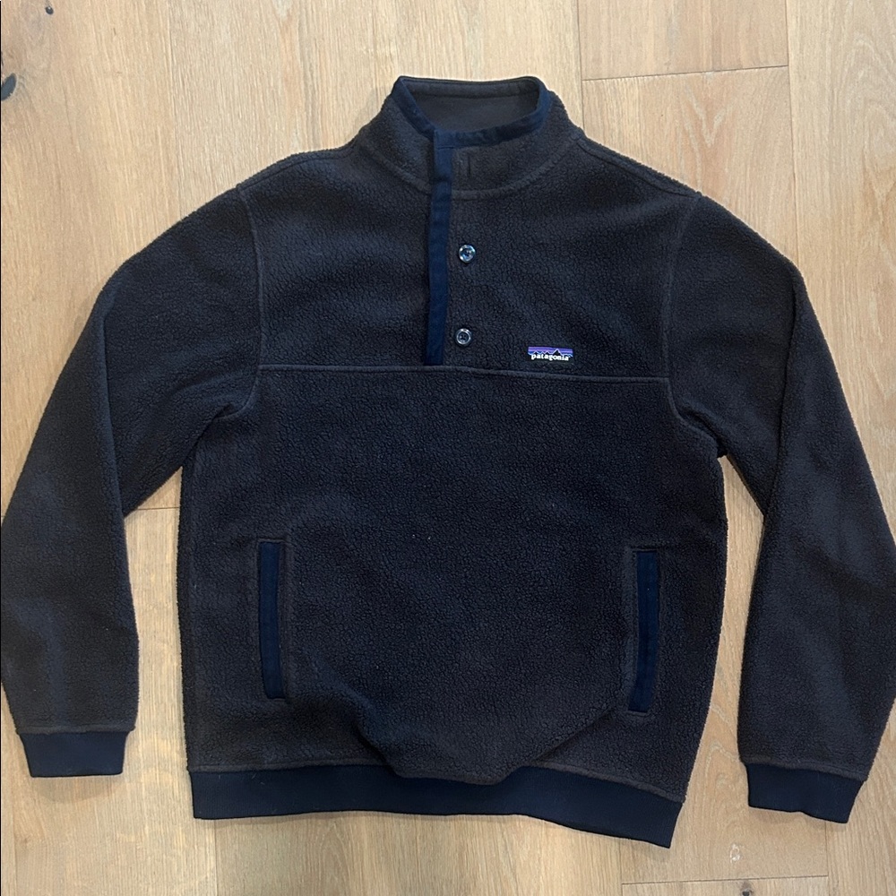 Patagonia Grey and Navy Sherpa Snap Pullover